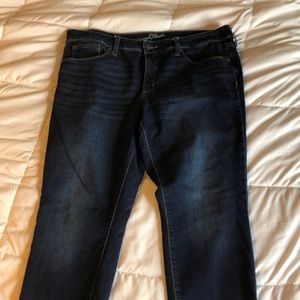 Universal Thread - Mid Rise Skinny 33R